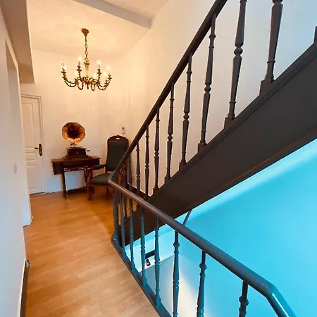 La Maison Doree *