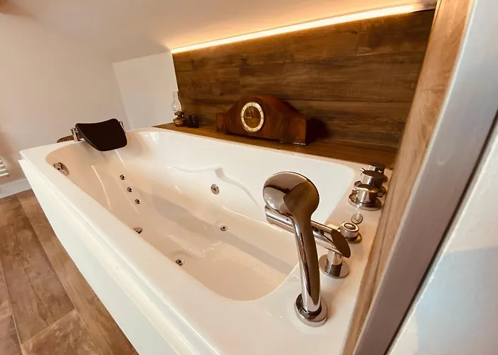 Couette-café La Maison Doree *